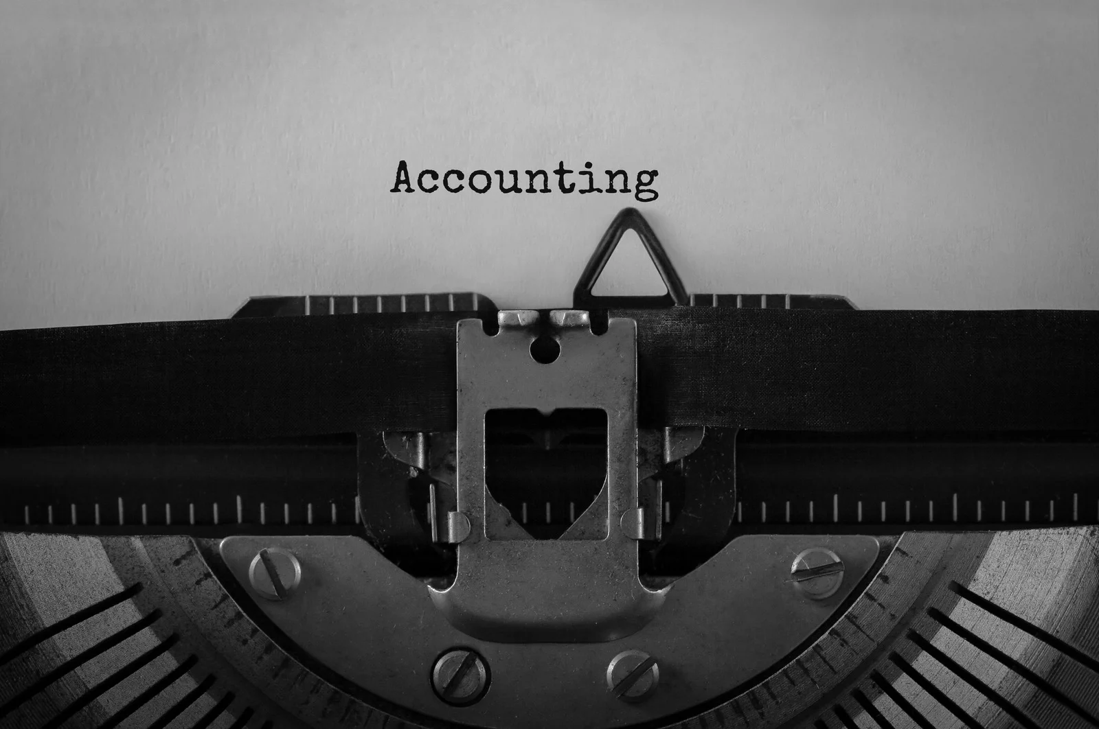 Difference Between Assistant Accountant and Other Accountants