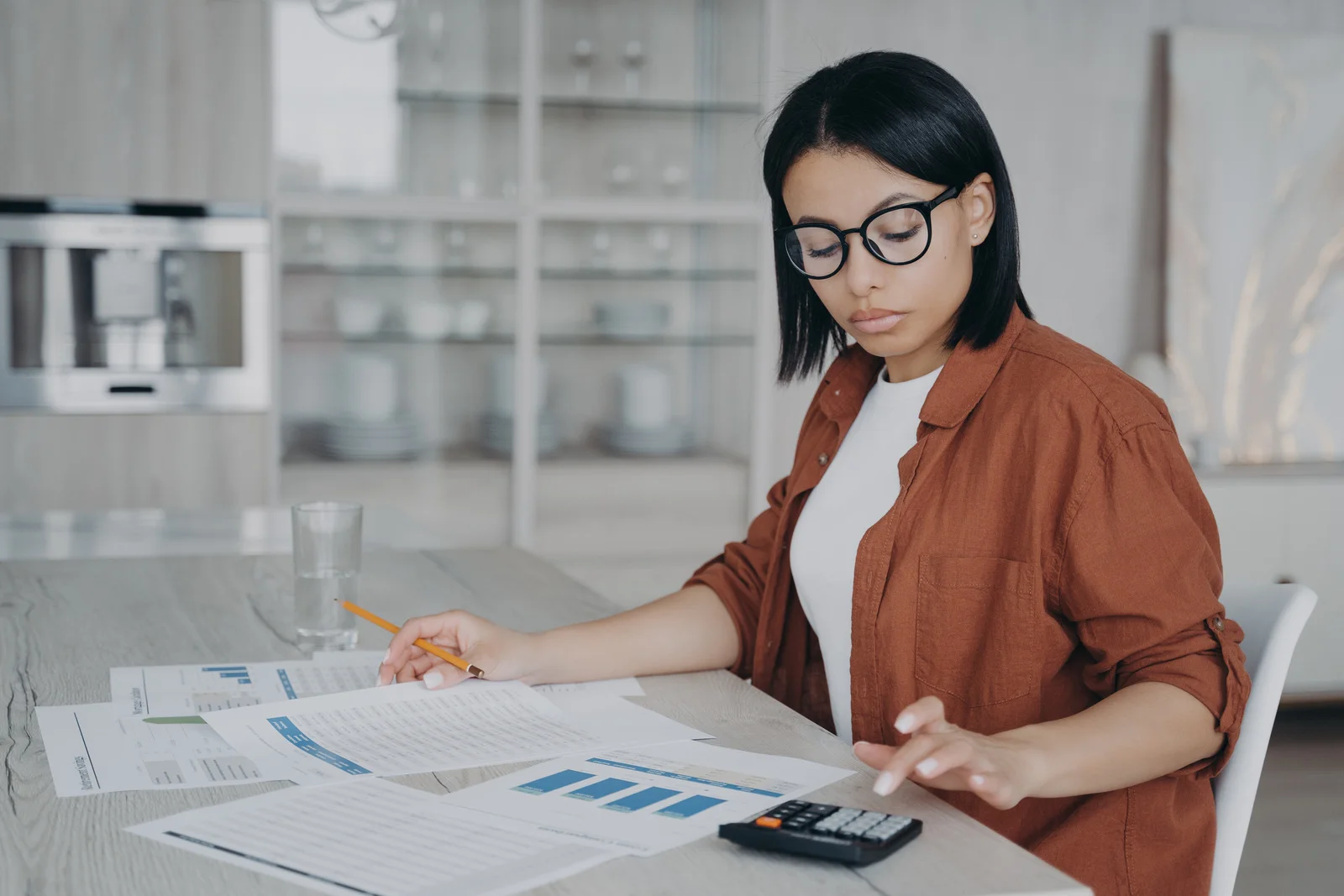 Why Should You Pursue a Career as an Assistant Accountant